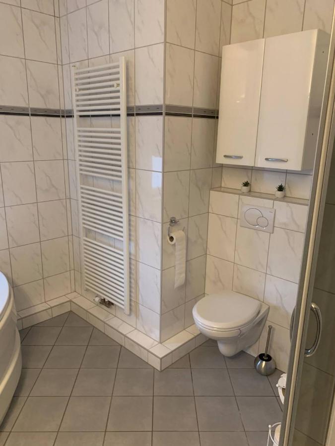 Mainpark Apartment 4 Schlafzimmer Bis Zu 10 Personen Direkt Ueber Aschaffapartment Bei Aschaffenburg Mainaschaff Экстерьер фото